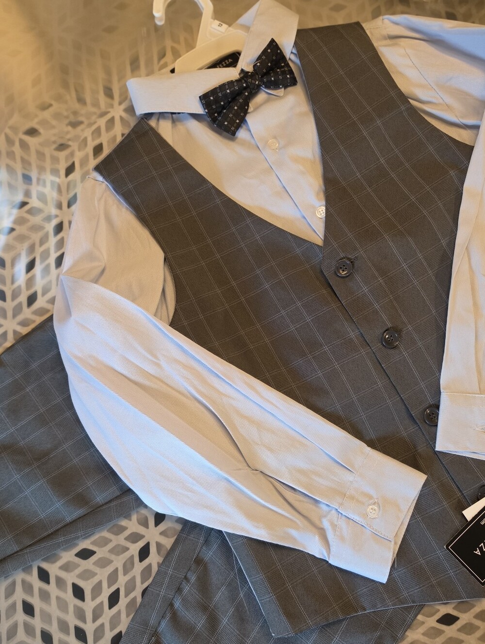 🛶●Andrew Fezza Gray Plaid Vest & Light Blue Shirt Kids Matching Set w Bow Tie